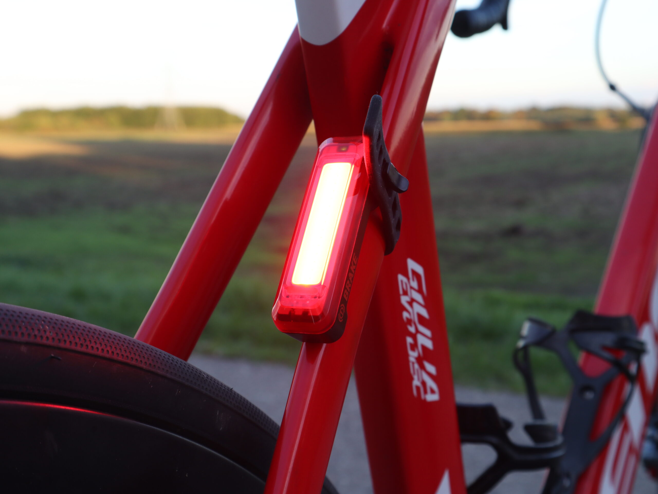 achterlicht-fiets-682moo-1.jpg Getest: BBB Signal Brake, een achterlicht met remfunctie | Fiets.nl Race en MTB website - Afbeelding 1