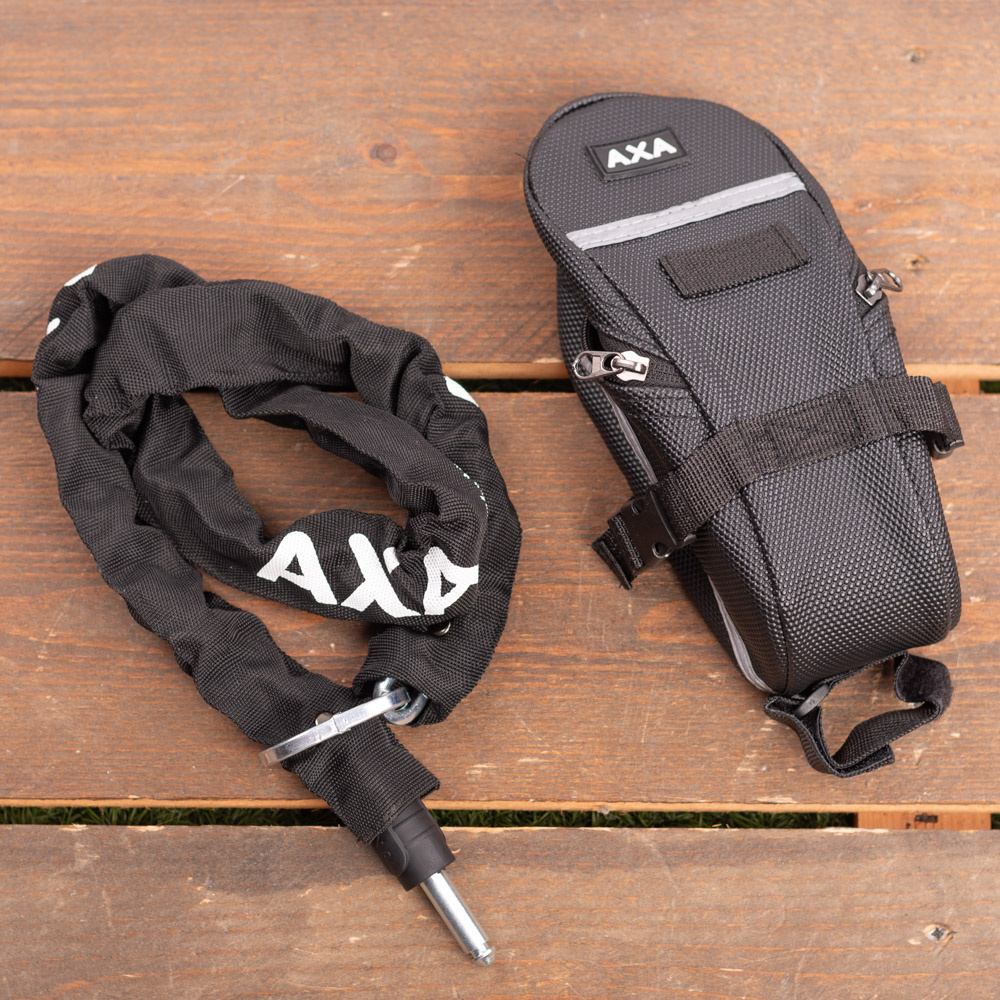 axa-fietsslot-294mvo-1.jpg AXA Defender Fietsslot Met RL 100 Beugel – Zwart – Met Antiboorcilinder En Gehard Staal – Kinderslot – Geschikt Voor Vrijwel Elke Fiets - Afbeelding 1