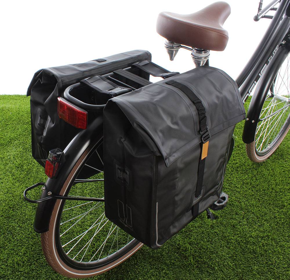 basil-dubbele-fietstas-979wpx-1.jpg Dubbele fietstas Urban Dry Double bag 50L Solid black - Afbeelding 1