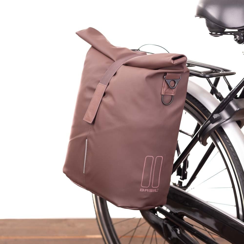 basil-fietstas-780ytk-1.jpg Basil Enkele fietstas Shopper City MIK Studs 16L Bruin | Fietsshopper Fietsparadijs.com - Afbeelding 1