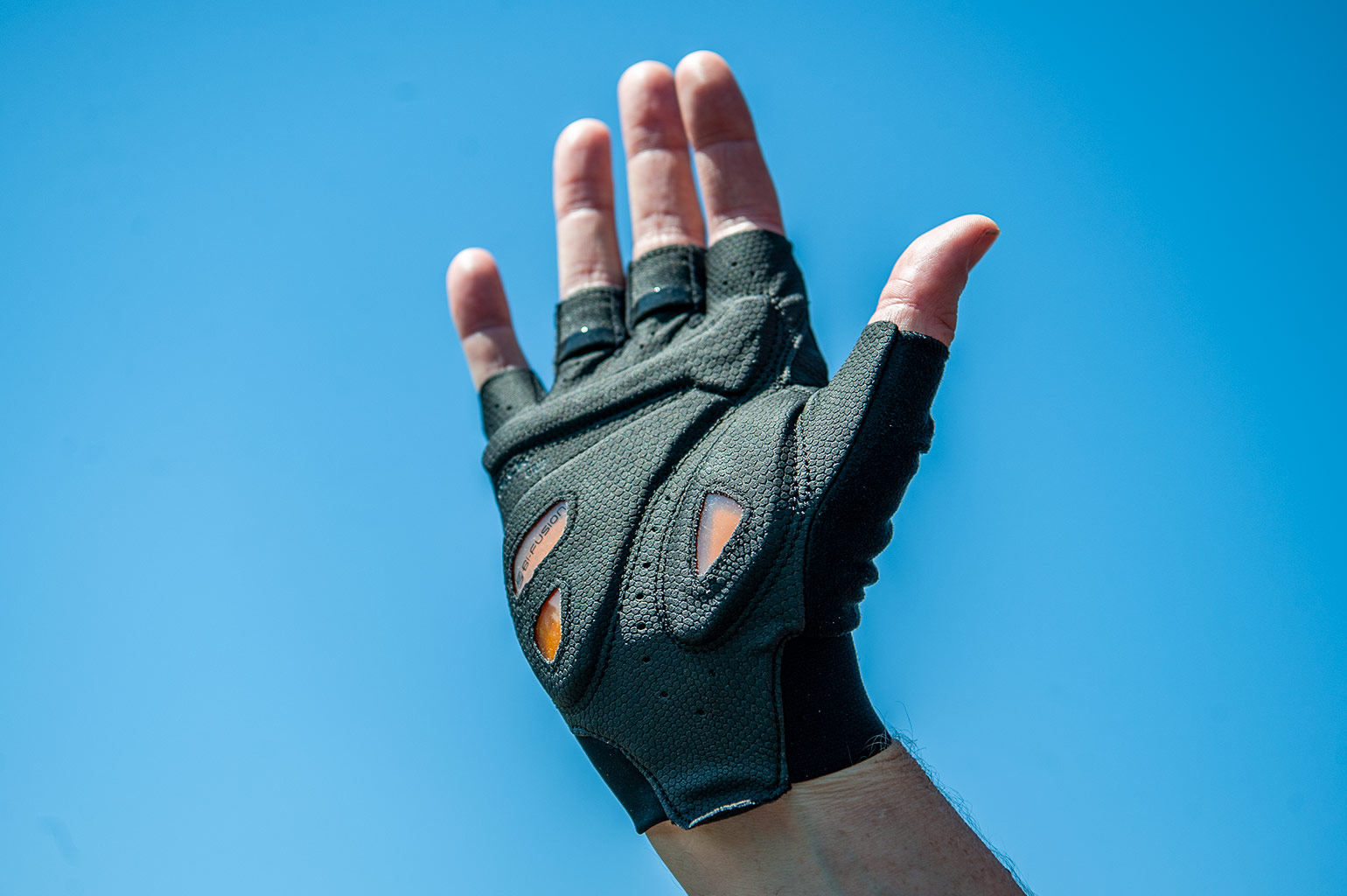 fietshandschoenen-460qmh-1.jpg Review: Roeckl Icon fietshandschoenen met Bi Fusion padding Racefietsblog.nl - Afbeelding 1