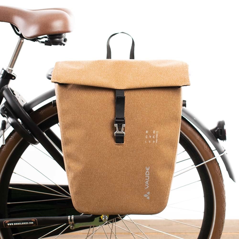 fietstas-vaude-888qcz-1.jpg Vaude Enkele fietstas Recycle Pro Single 20L Umbra | Waterdicht Fietsparadijs.com - Afbeelding 1