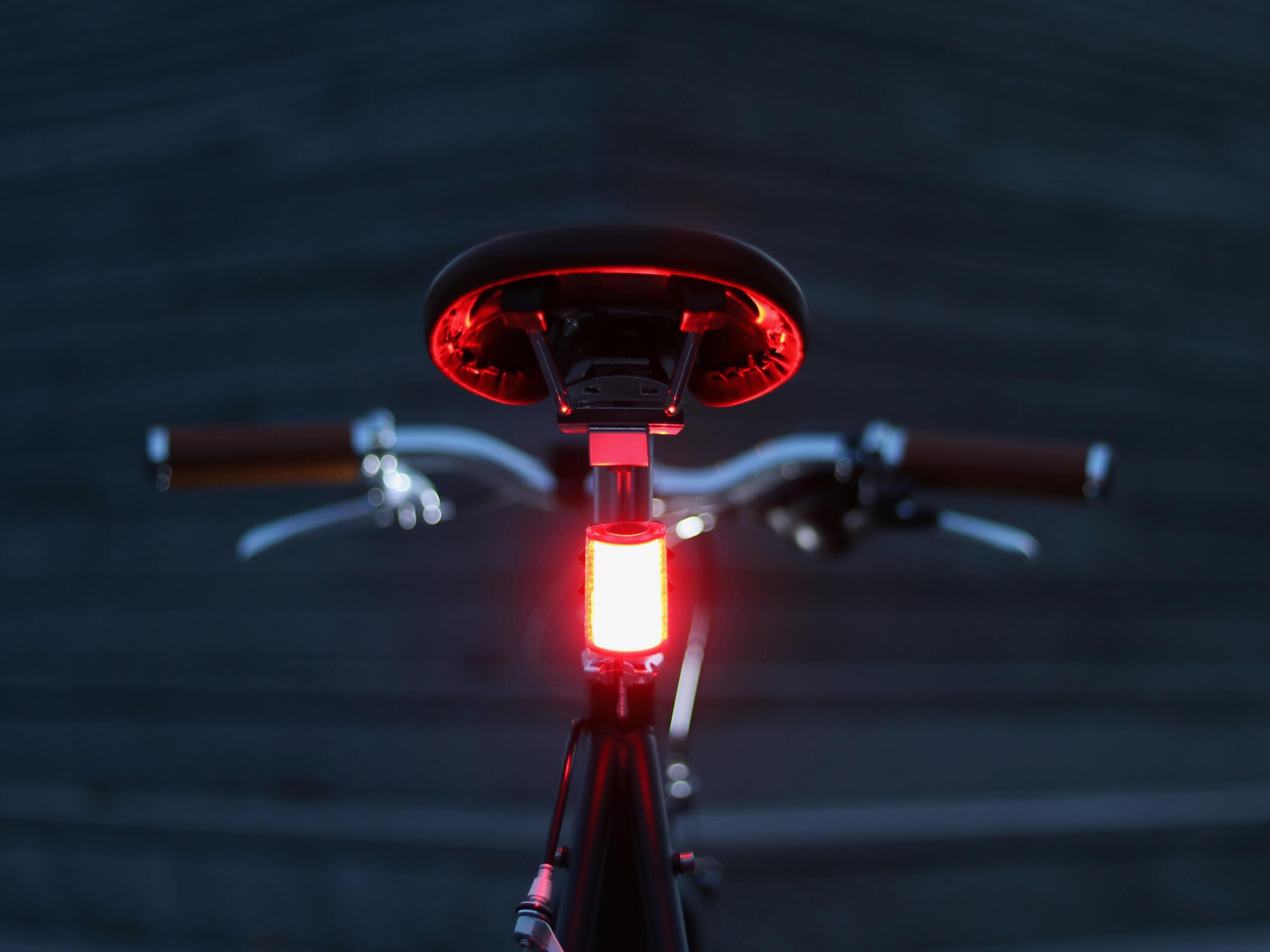 fietsverlichting-400wif-1.jpg Magnetische fietsverlichting voor en achter | Decathlon - Afbeelding 1
